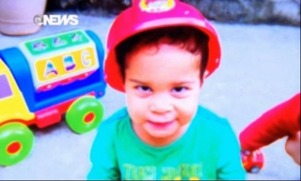 Criança morre após ficar cerca de duas horas em veículo de transporte escolar