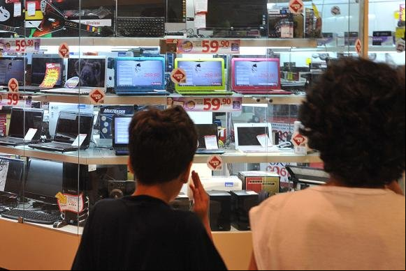 BC quer incentivar uso de cartão de débito com menos custos para lojistas