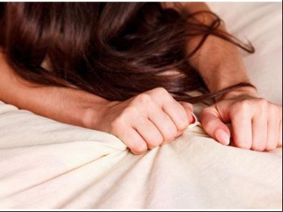 Mulher sofre grave reação alérgica após fazer sexo