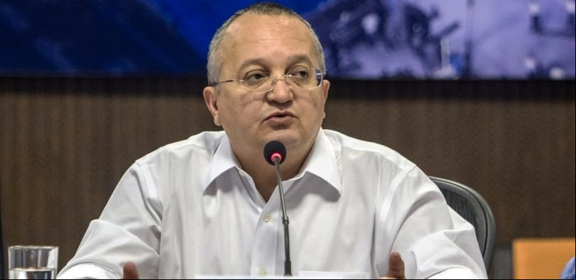 Executivo terá que reduzir professores contratados para atender regras de banco