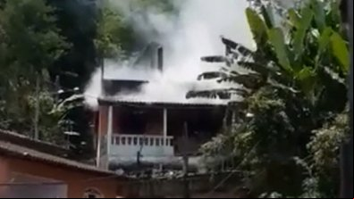 Duas crianças morrem após incêndio atingir casa
