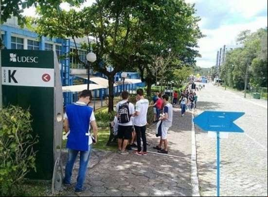 Dez alunas denunciam professor de universidade em SC por crimes sexuais