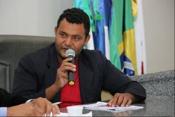Presidente da Câmara cobra pagamento do piso nacional aos enfermeiros, técnicos de enfermagem e auxiliares