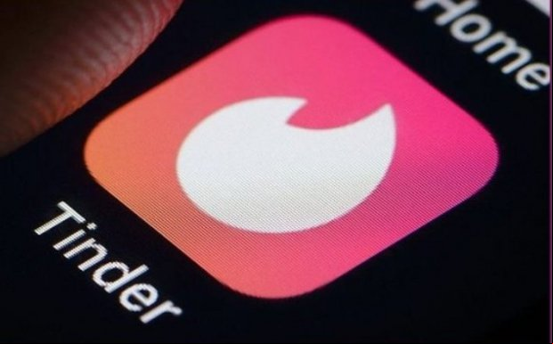 Mulher conhece homem no tinder é dopada em bar e acorda em motel após ser estuprada