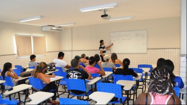 Aulas na Rede Municipal de Colniza depende de homologação do prefeito Assis Raupp