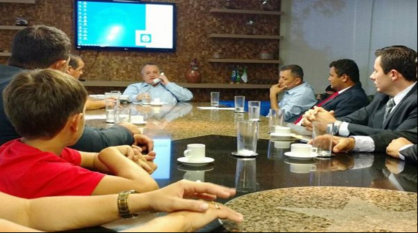Governador recebe reivindicações de Colniza e promete 5 km de asfalto ao município