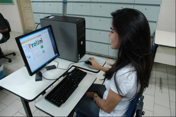 Aprovados no Prouni têm até hoje para comprovar informações