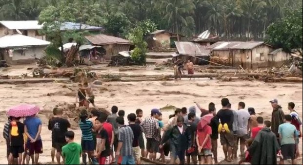 Tempestade tropical mata mais de 100 pessoas nas Filipinas