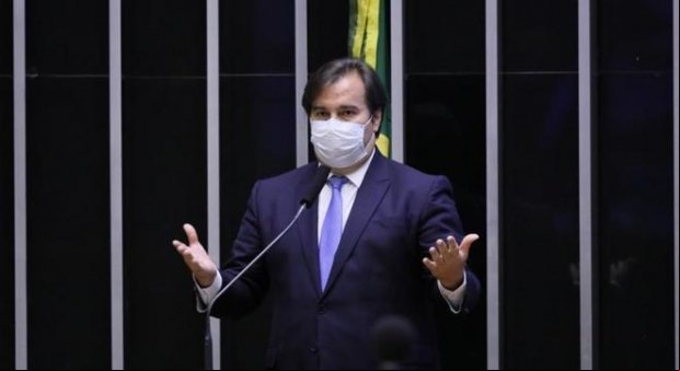 Câmara aprova texto principal de projeto que dificulta suspensão de CNH