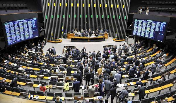 Senado aprova em 2º turno texto-base da PEC do teto dos gastos com 53 votos favoráveis