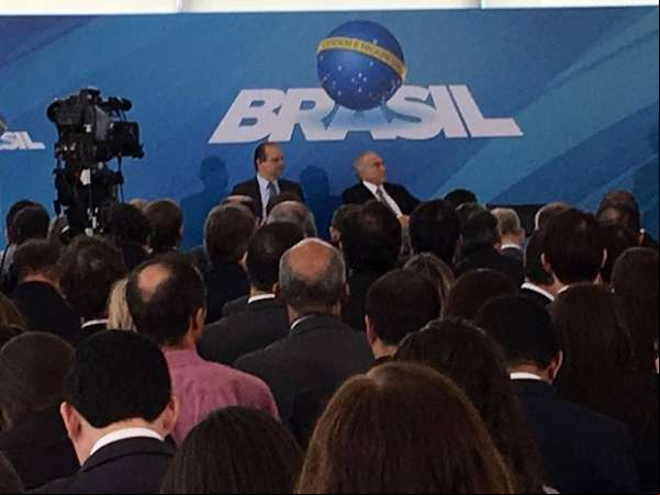 União anuncia R$ 1 bilhão para UPAs, remédios e vacina contra meningite