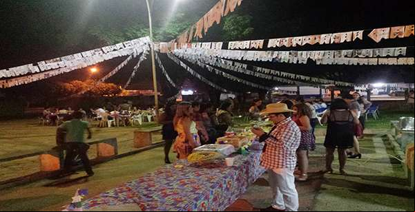 Escola Estadual Tarsila do Amaral em Colniza MT realiza evento junino com alunos e funcionários