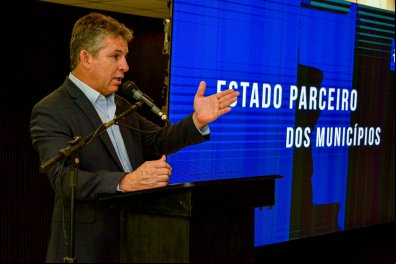 Governador de MT defende fim da estabilidade para novos servidores