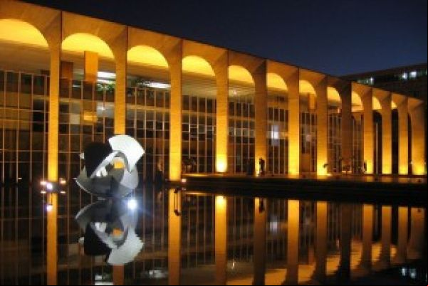 Após invasão em e-mails, hacker vaza supostos documentos do Itamaraty