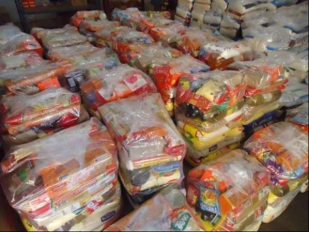 Custo da cesta básica cai em 14 capitais e sobe em 13