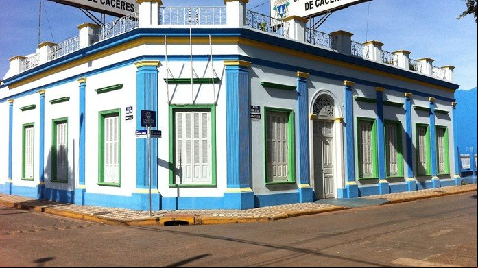 Vereadores promulgam lei que cria bolsa de estudo com até 75% de desconto em faculdades privadas de Cáceres (MT)
