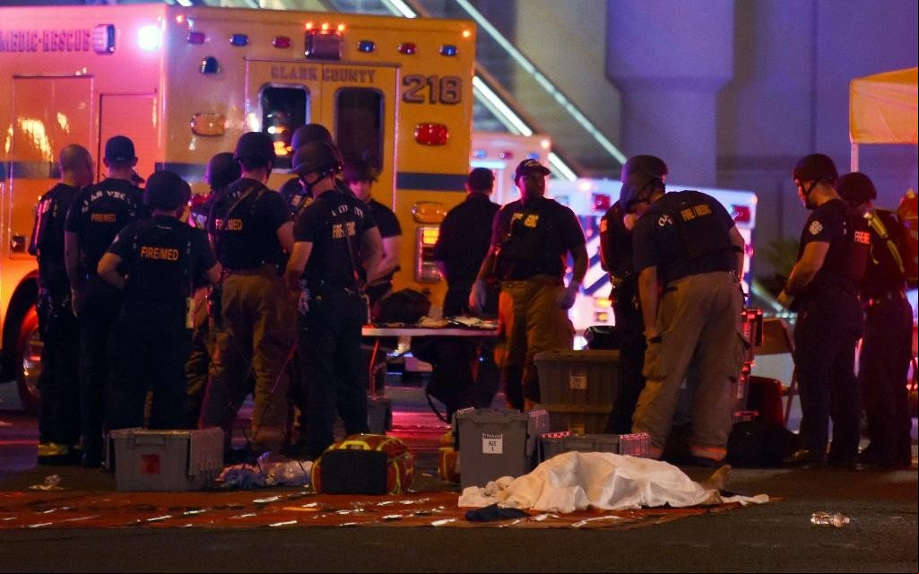 Maior ataque a tiros da história dos EUA mata 58 e deixa mais de 500 feridos em Las Vegas