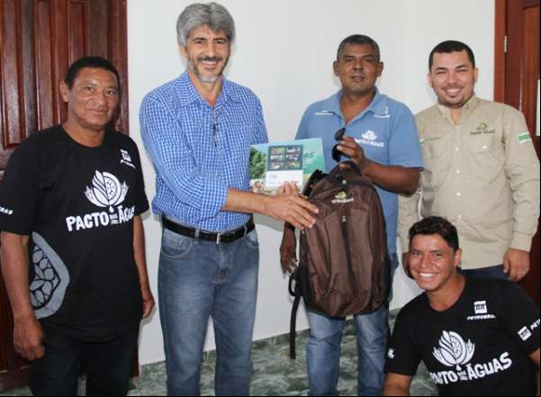 Prefeito Assis Raupp recebe Associados da Resex Guariba Roosevel.