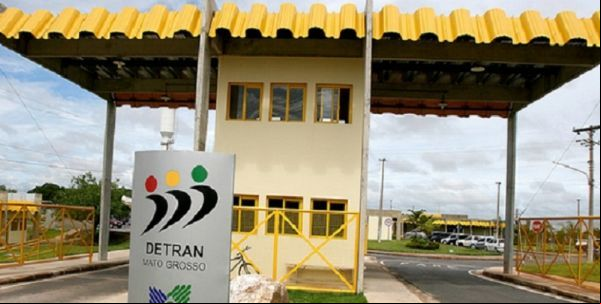Detran aumenta 10% taxas e serviços cobrados de donos de veículos em MT