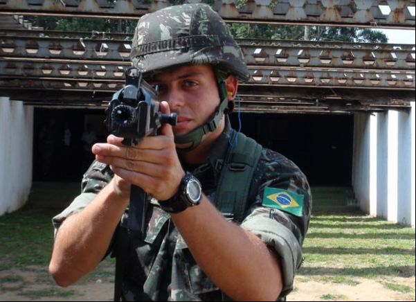 Exército testa novo fuzil que substituirá o adotado há 50 anos