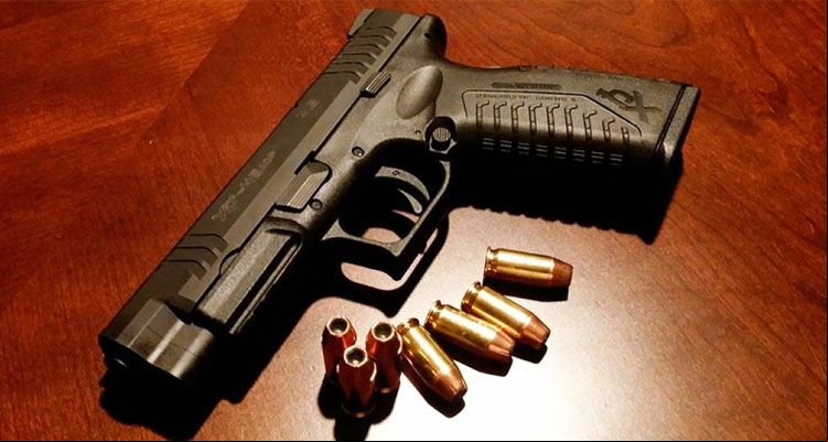 Bolsonaro assina decreto que flexibiliza a posse de armas