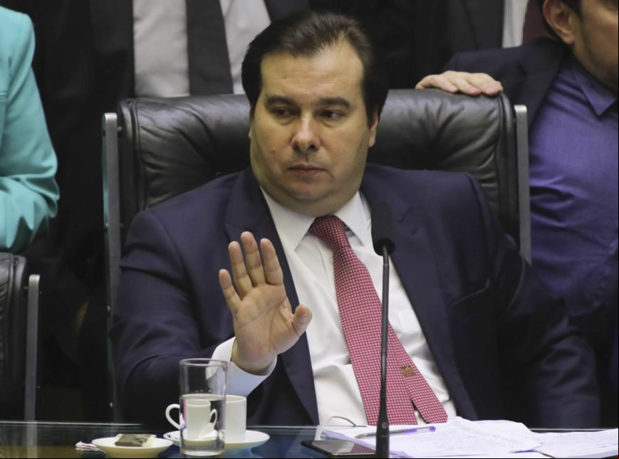 Câmara aprova PEC que adia para novembro eleições deste ano