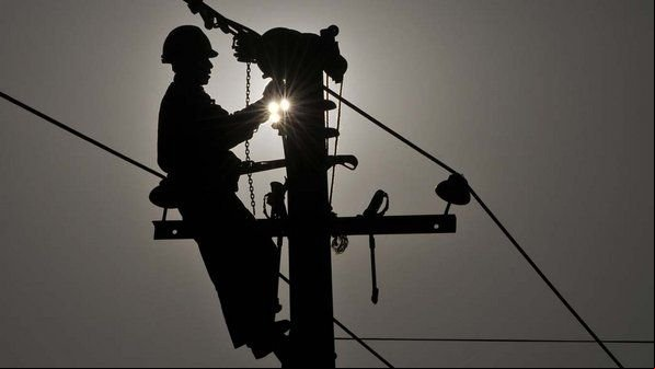 Quase 1 bilhão de pessoas no mundo vivem sem eletricidade, diz a ONU