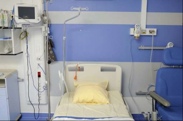 Mesmo com morte cerebral há quatro meses, mulher dá a luz a um menino