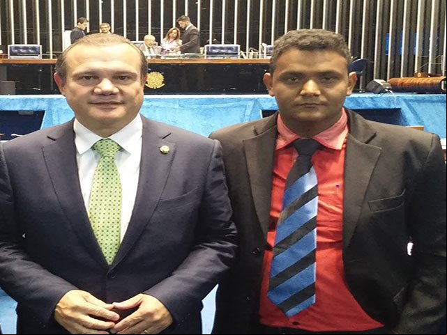 Senador Wellington Fagundes beneficia Colniza com trator Agrícola 