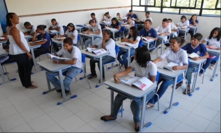 Ameaçada de corte, educação tem sobra de R$ 25 bilhões no Orçamento
