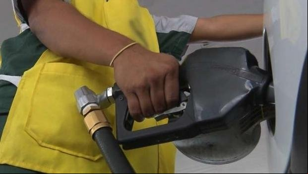 Gasolina vendida nas refinarias está mais barata hoje