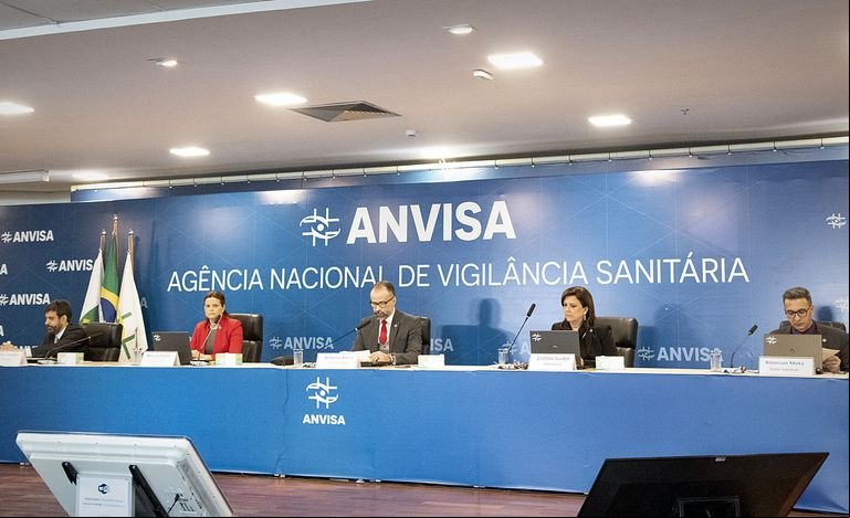Anvisa autoriza por unanimidade uso emergencial das vacinas Coronovac e de Oxford contra a Covid-19